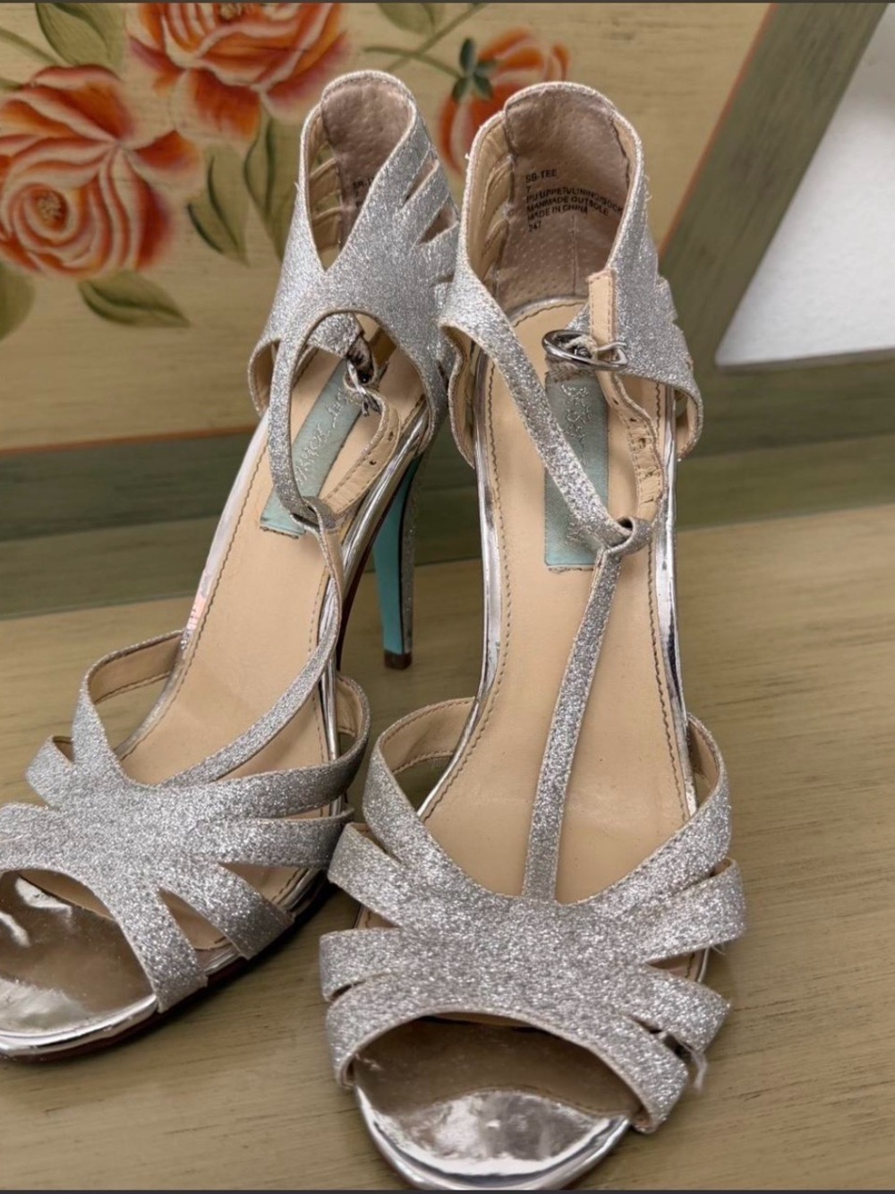Sparkle T-Strap High Heel Sandals in Silver